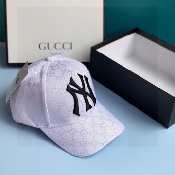 Unisex Best Gucci New York x NY Yankees Black Embroidered GG Supreme Logo Pattern White Signature Canvas Cap 