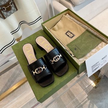 2022 New Two-tone Interlocking G Horsebit Motif Hardware Black Leather Square Toe -  Gucci Women's Low Heel Zumi Slides 