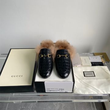  Gucci Black Crocodile Leather Fur Lining Yellow Gold Plated Horsebit Detail Spring Fashion Princetown Mules For Ladies