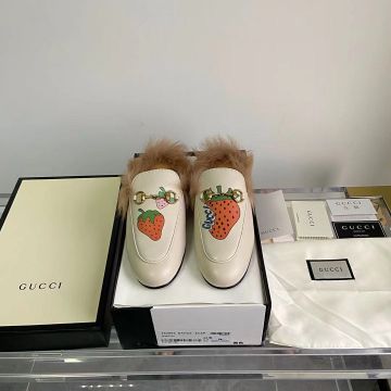 Hot Selling Gucci Fur Lining Strawberry Printing White Leather Asymmetric Printing Golden Horsebit Princetown Mules For Ladies