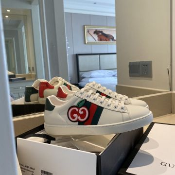 Spring Fashion Gucci Ace White Leather Low Top Red Apple GG Patch Female Lace Up Web Sneakers 611377 DOPE0 9064
