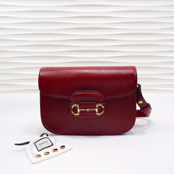 For Sale Red Textured Leather Front Gold Detail Snap Shoulder Strap Horsebit 1955 Shoulder Bag—Clone Gucci Vintage Bag For Ladies
