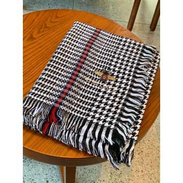  Gucci Bee Embroidery Red Stripe Detail High End Black & White Bicolor Wool Braided Long Scarf For Ladies Online