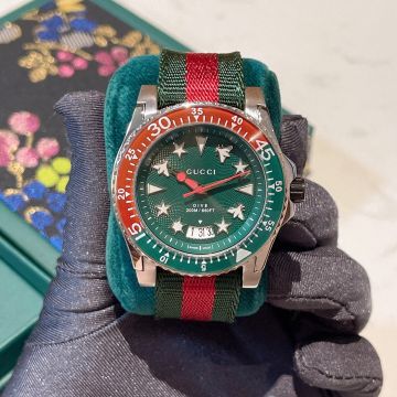 Gucci Dive Multi Icon Indexes Green & Red Bezel Steel Case Web Nylon Strap Hot Selling Quartz Chronomat For Mens / Womens